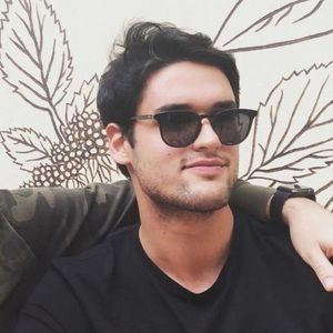 Meet your Posher, Cem